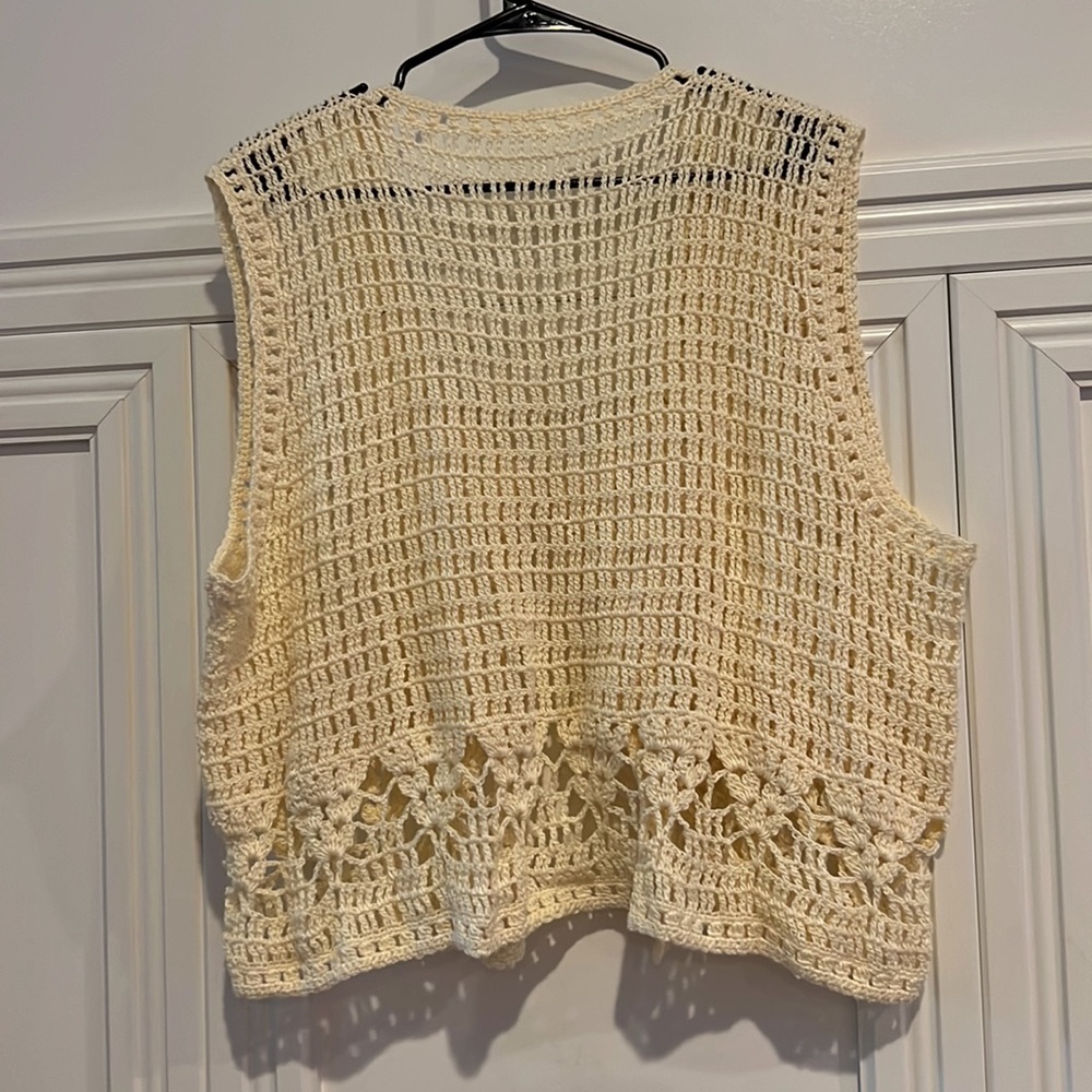 Crochet Cream Vest Boho Bohemian Retro 70s 60s cottagecore Chic - Picture 2 of 3